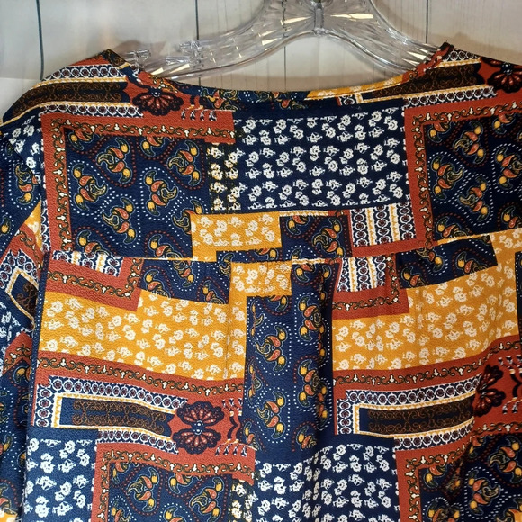 Rue21 paisley lightweight long sleeve shirt - Picture 7 of 10